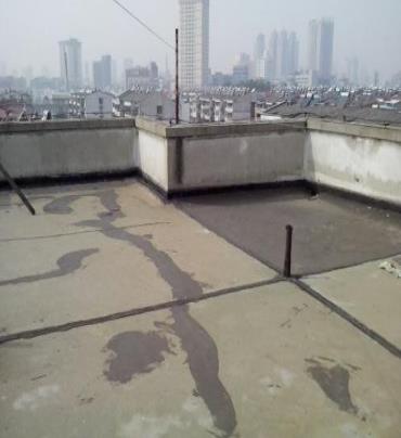 巴里坤哈萨克漏水维修 楼顶漏水是什么原因，楼顶漏水维修方法是什么?